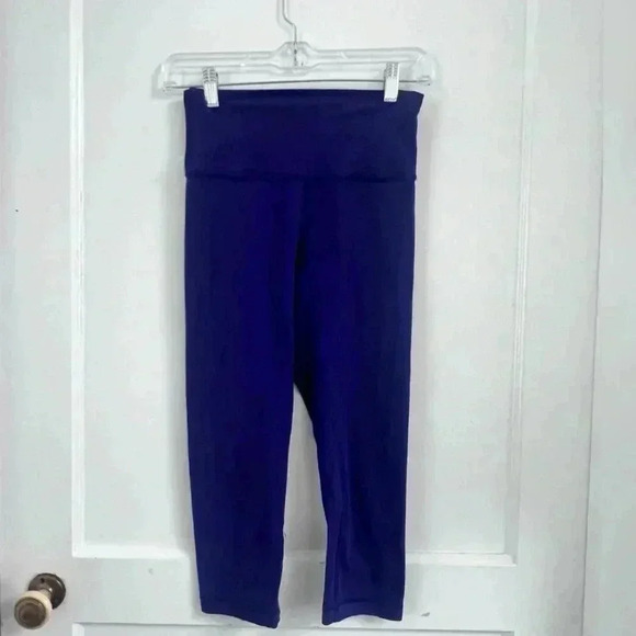 Lululemon Yoga Align High-Rise Navy Crop Pants Size 4 - Picture 1 of 3